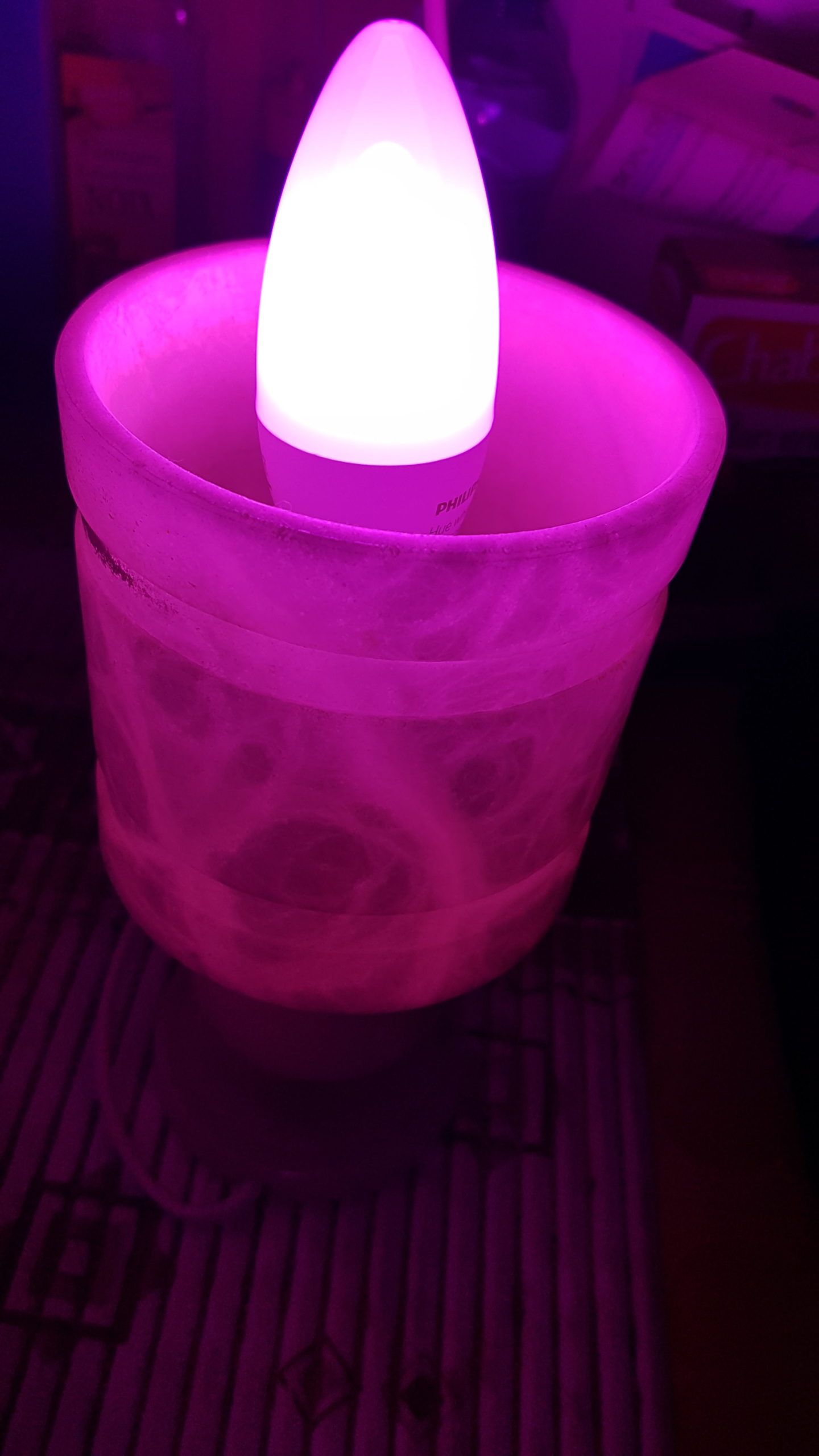 Test Philips Hue White & Color flamme E14 – Les Alexiens