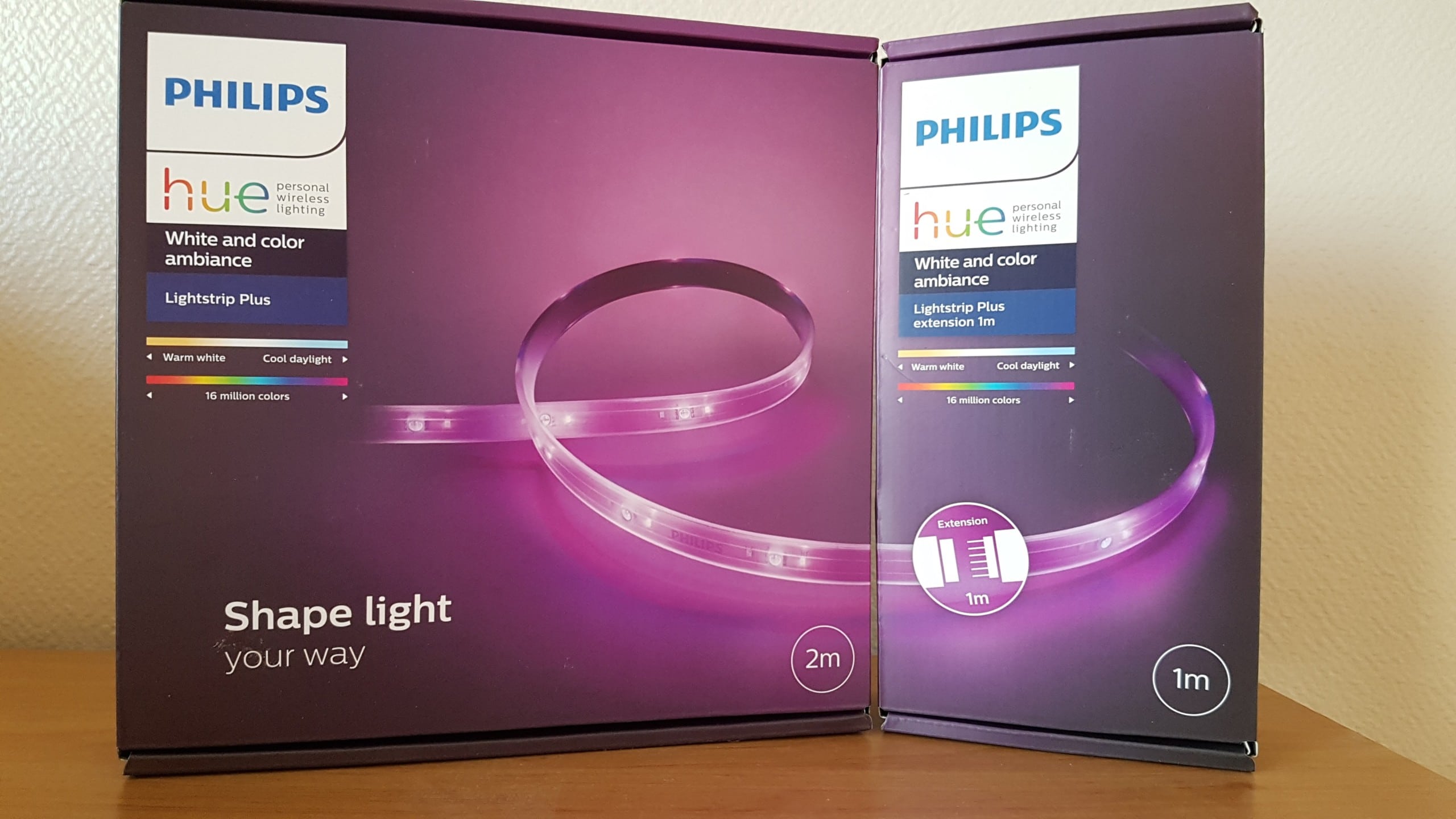 Philips Hue Ruban Lumineux Lightstrip Extension White And Color Ambiance de  1 Mètres, Bande Flexible Lumineuse Contrôlée Par Smartphone - Lampe Led à  Variation de Couleurs - Fonctionne avec Alexa : 