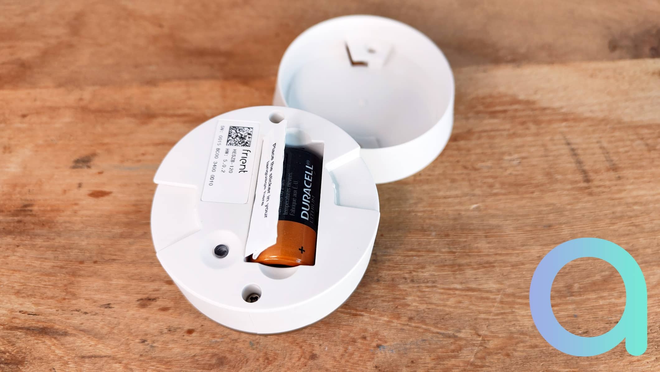 Test Frient Intelligent Smoke Alarm : un détecteur de fumée ZigBee – Les  Alexiens