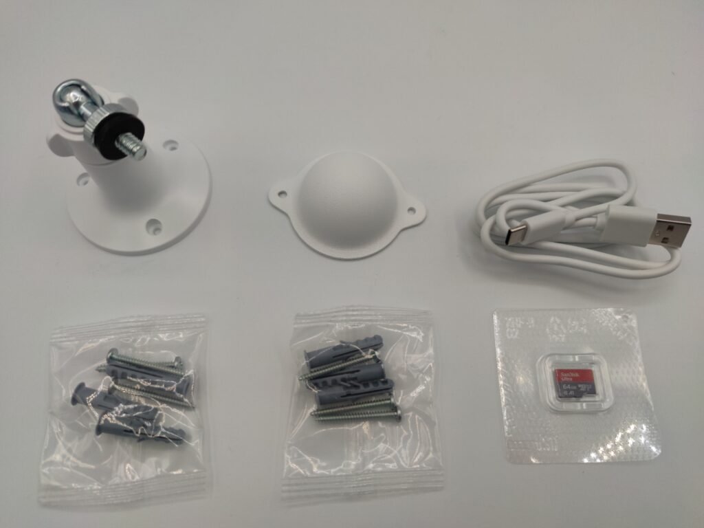 le kit accessoire de la caméra Omajin intérieur/extérieur by Netatmo