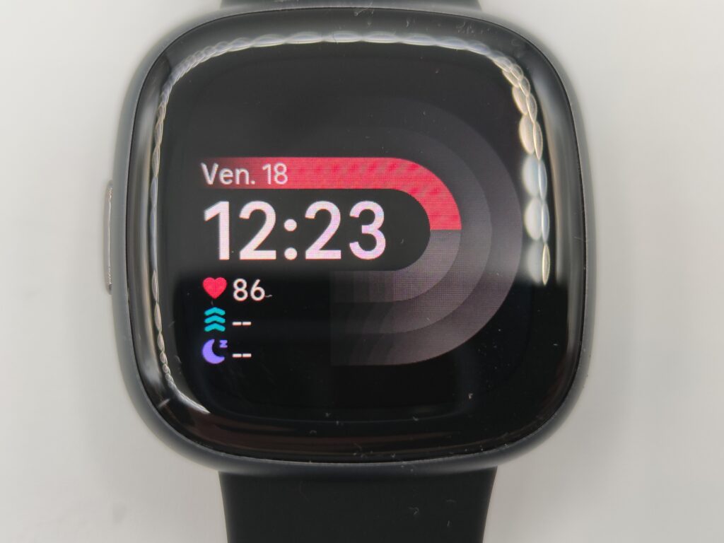 L'affichage par défaut du fond de l'écran de la Google Fitbit Versa 4