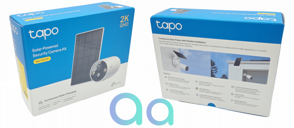 Le packaging de la Tapo C425 affiche ensemble la caméra et son panneau solaire